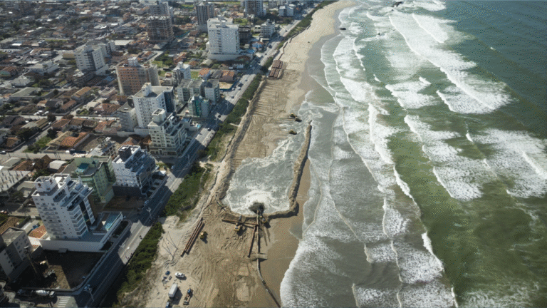 Alargamento da praia do Gravatá em Navegantes